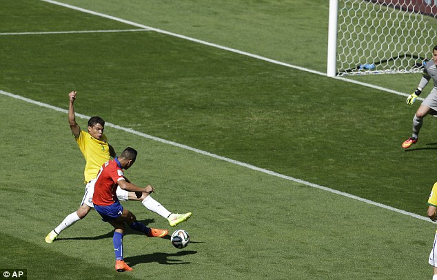 Sanchez - Perfect reaction. Brazil 1-1 Chile.