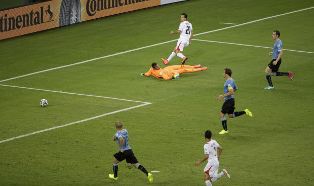 Urena - Running away with the glory. Uruguay 1-3 Costa Rica.