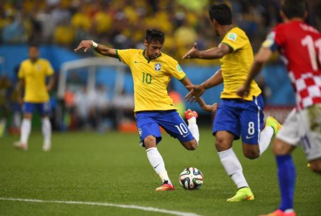 Neymar's long and grounded shot found its way in. Brazil 1-1 Croatia